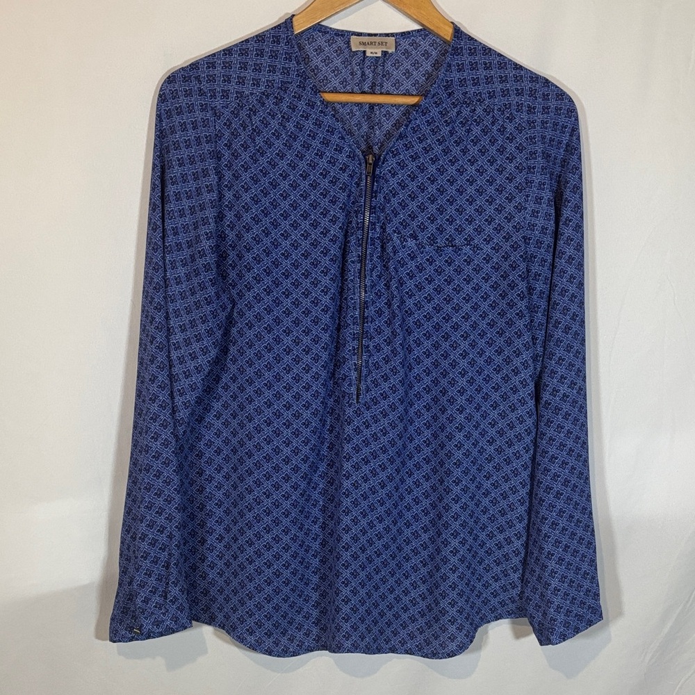 3/$20 Bundle & Save! Smart set Blue Patterned women’s  Shirt